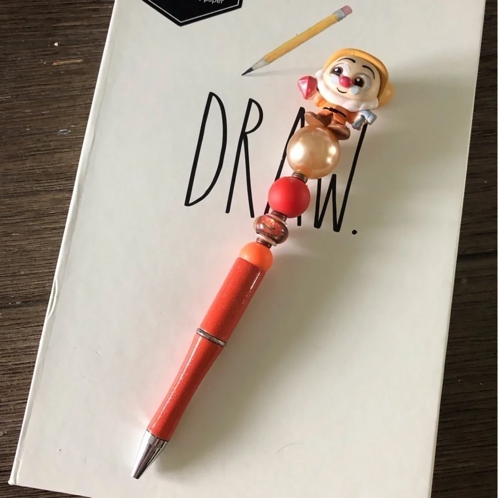 Disney Doorables: Snow White & The Seven Dwarfs: Doc handmade beaded pen